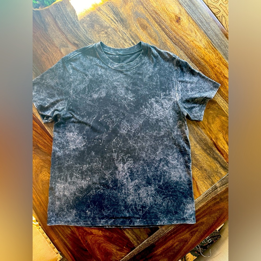 Lululemon boyfriend T sz 6